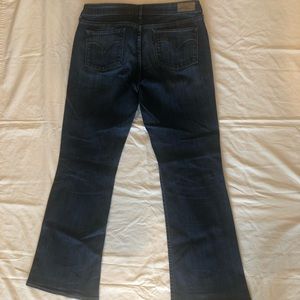 Levi 30 slight curve boot cut